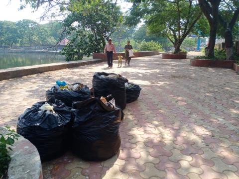 image of हरबादेवी सामुदायिक तालाब पर स्वच्छता श्रम दान image 5